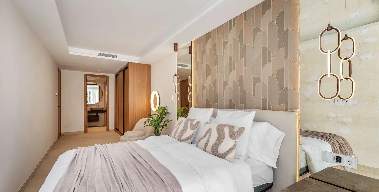 Sale of ground floor apartment in Nueva Andalucía 16
