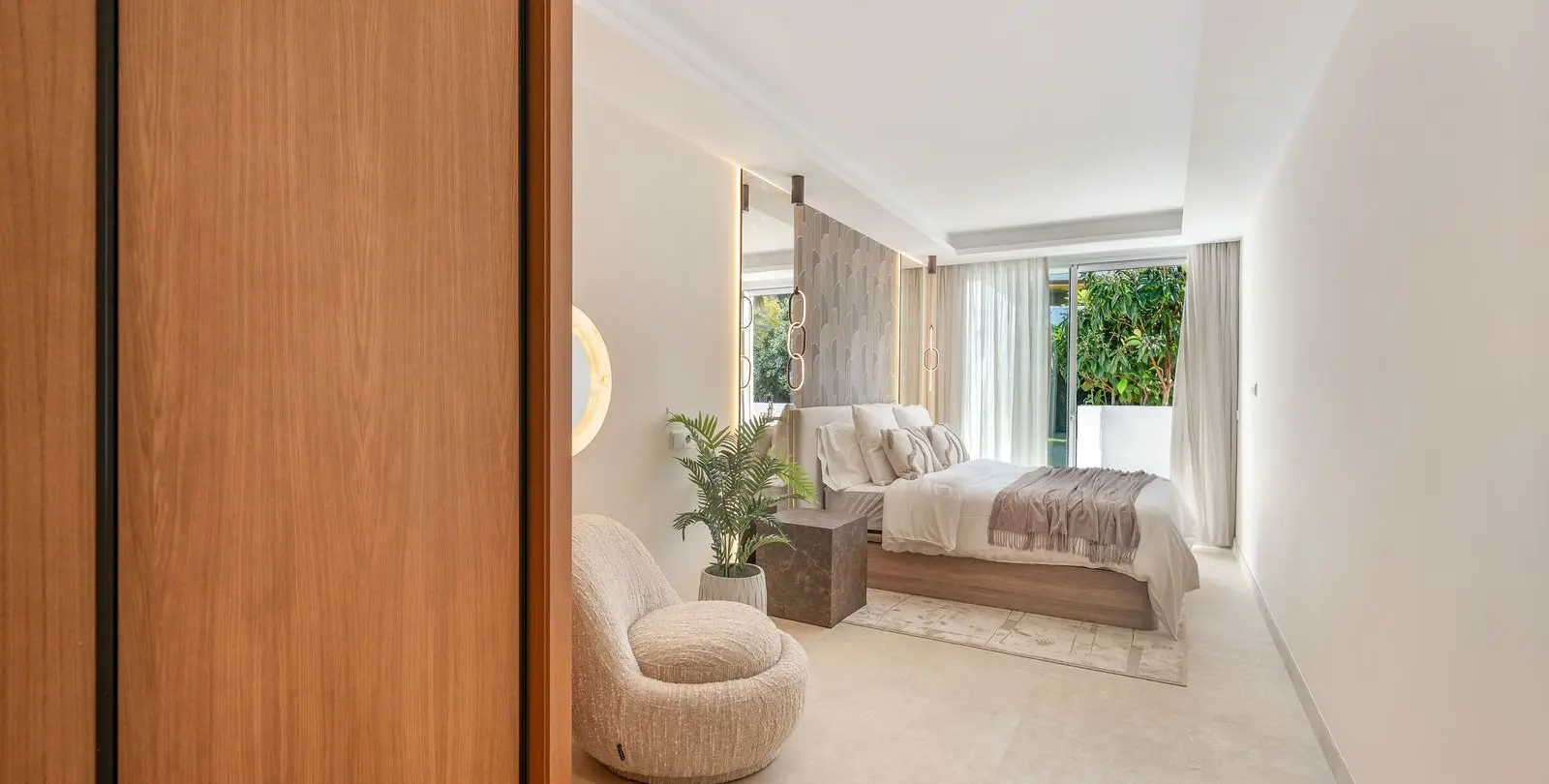 Sale of ground floor apartment in Nueva Andalucía 17