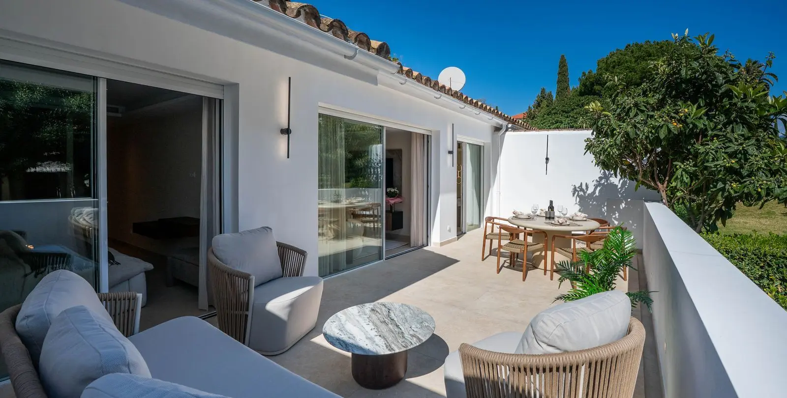 Sale of ground floor apartment in Nueva Andalucía 23