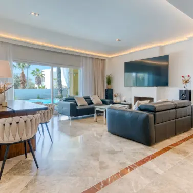 Продажа дома на две семьи в Santa Clara