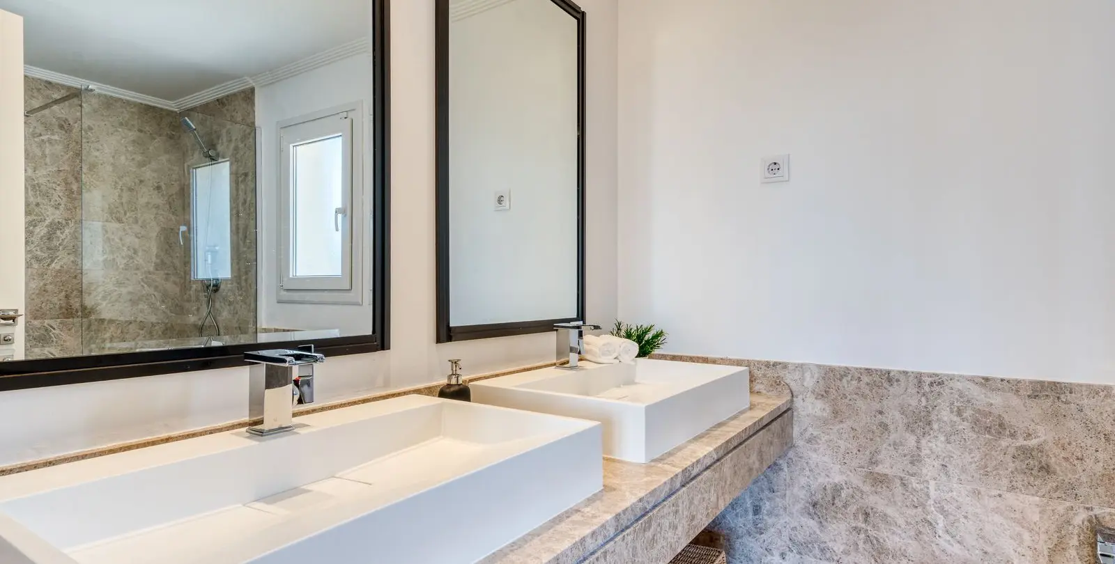 Venta de casa pareada en Santa Clara 16