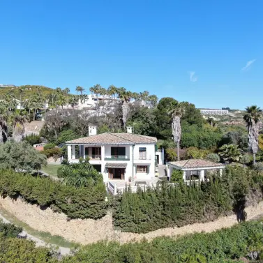 Sale of detached villa in San Luis de Sabinillas