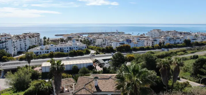 Sale of detached villa in San Luis de Sabinillas 2