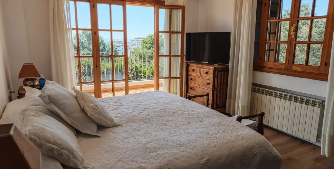 Sale of detached villa in San Luis de Sabinillas 16