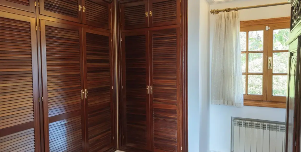 Sale of detached villa in San Luis de Sabinillas 21