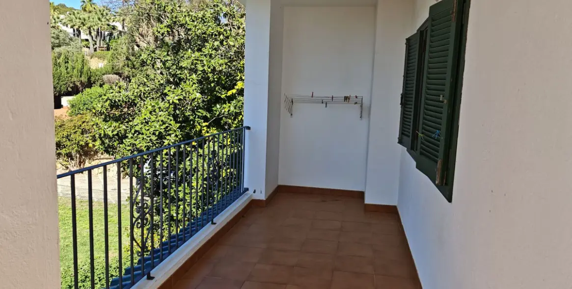 Sale of detached villa in San Luis de Sabinillas 25