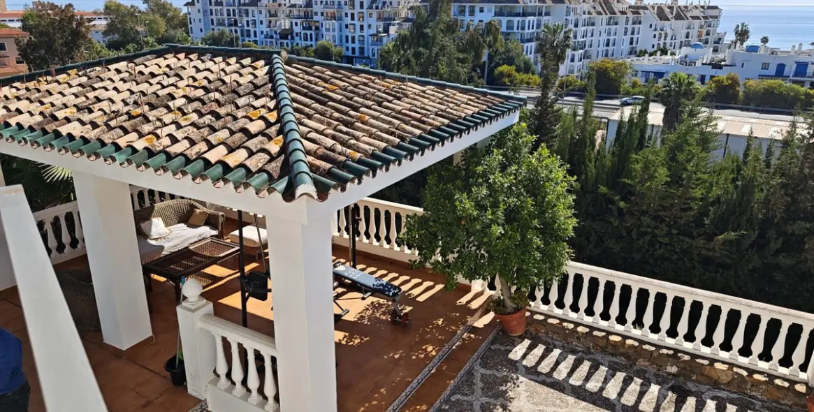 Sale of detached villa in San Luis de Sabinillas 28