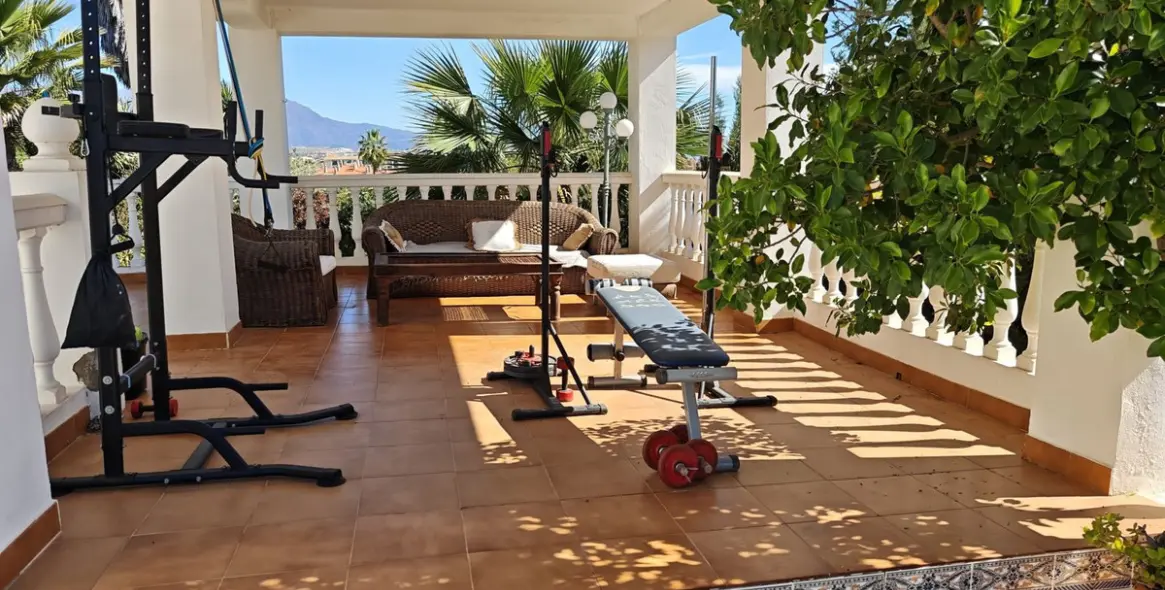 Sale of detached villa in San Luis de Sabinillas 29