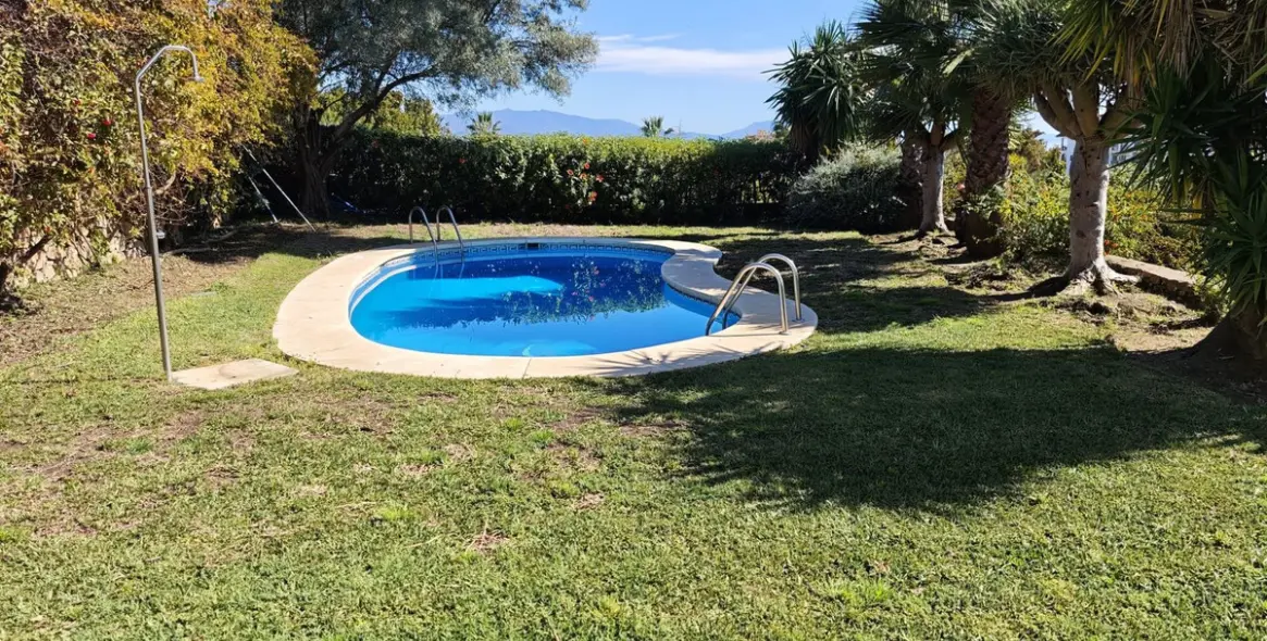 Sale of detached villa in San Luis de Sabinillas 31