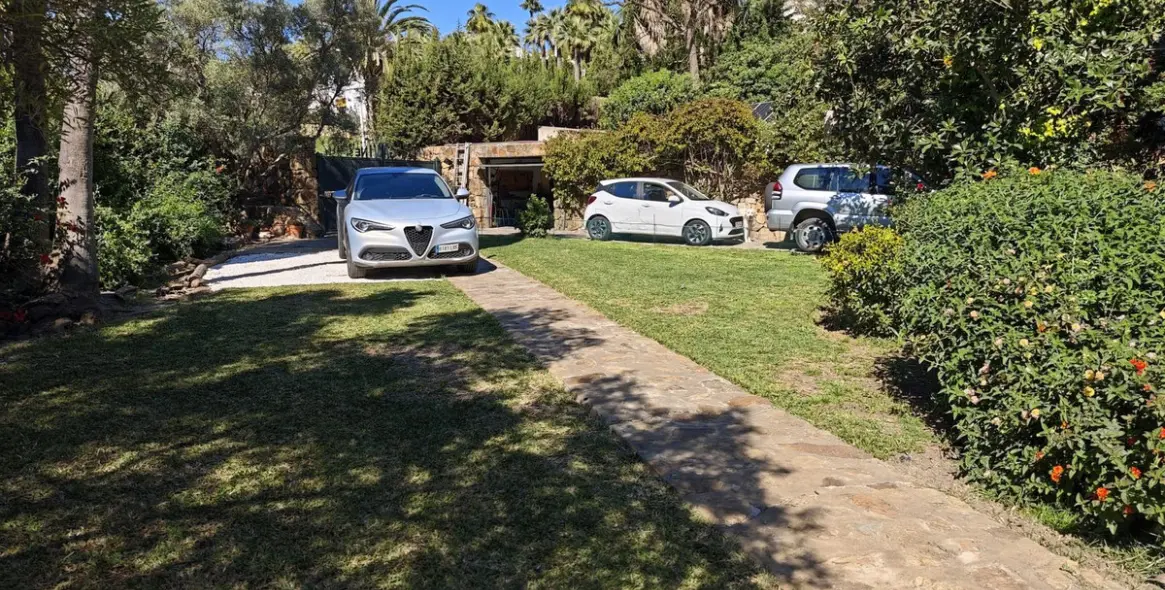 Sale of detached villa in San Luis de Sabinillas 41