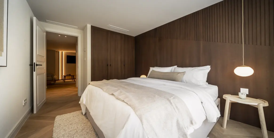 Venta de villa independiente en Nueva Andalucía 28