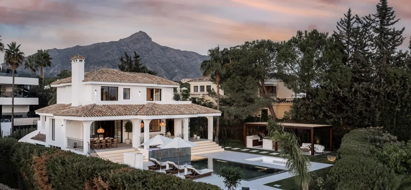 Venta de villa independiente en Nueva Andalucía 0