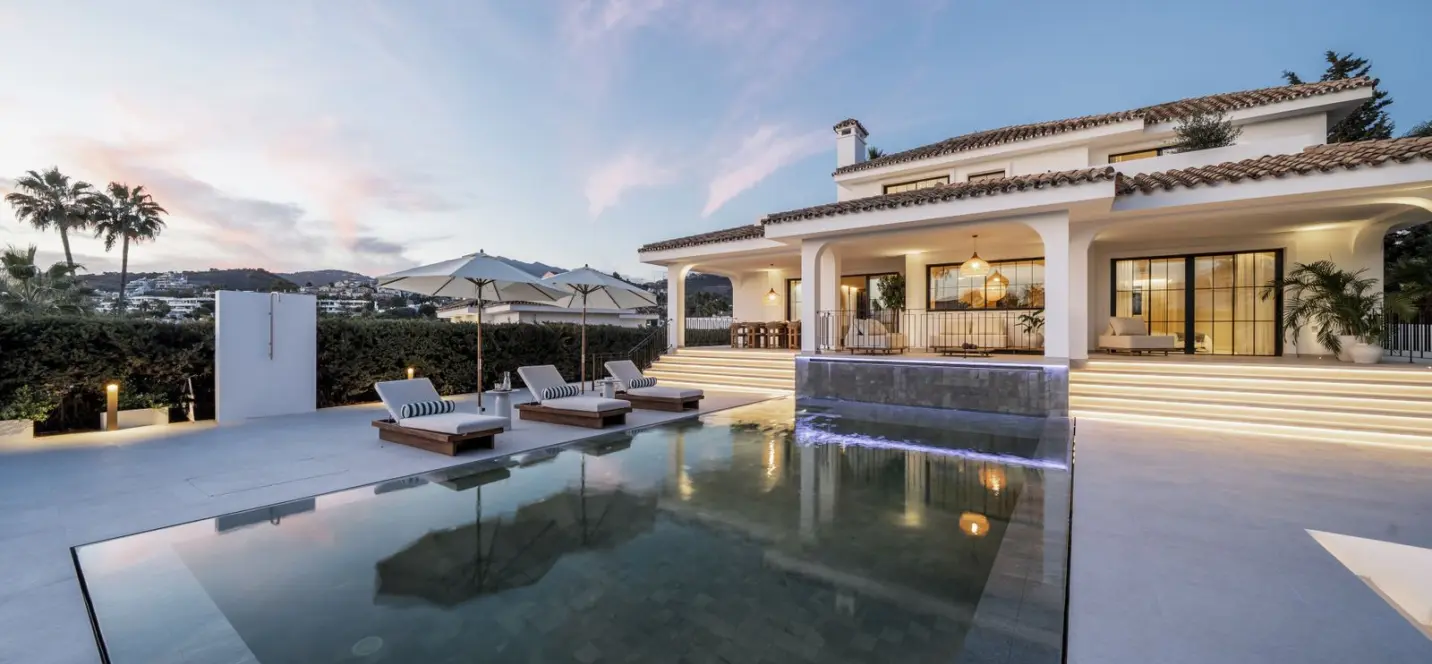 Venta de villa independiente en Nueva Andalucía 2