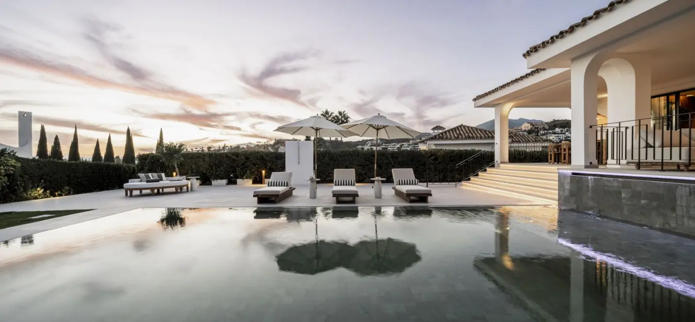 Venta de villa independiente en Nueva Andalucía 3