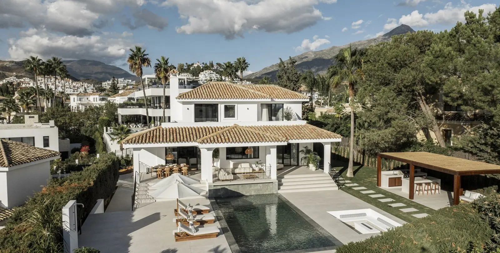 Продажа  отдельно стоящей виллы в Nueva Andalucía 34