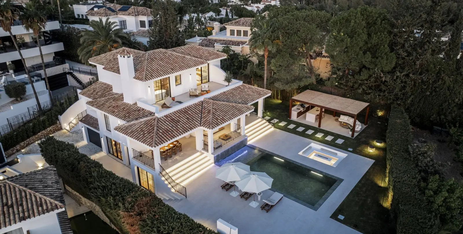 Продажа  отдельно стоящей виллы в Nueva Andalucía 44