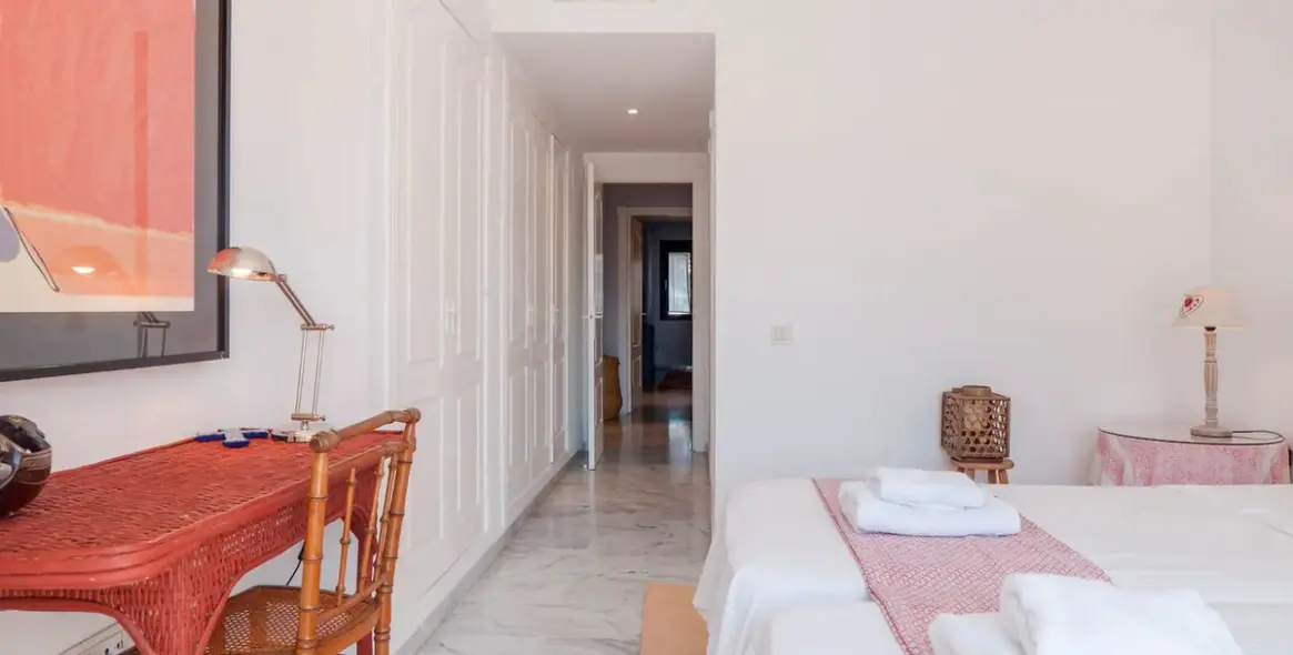 Short-term rent of middle floor apartment in Guadalmina Baja 13