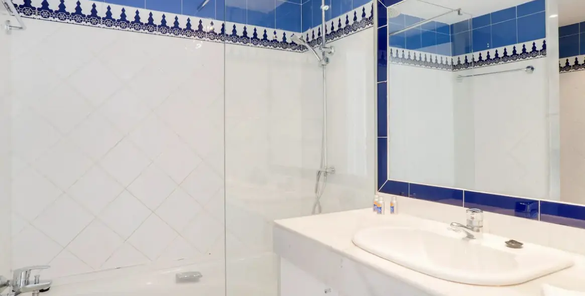 Short-term rent of middle floor apartment in Guadalmina Baja 17