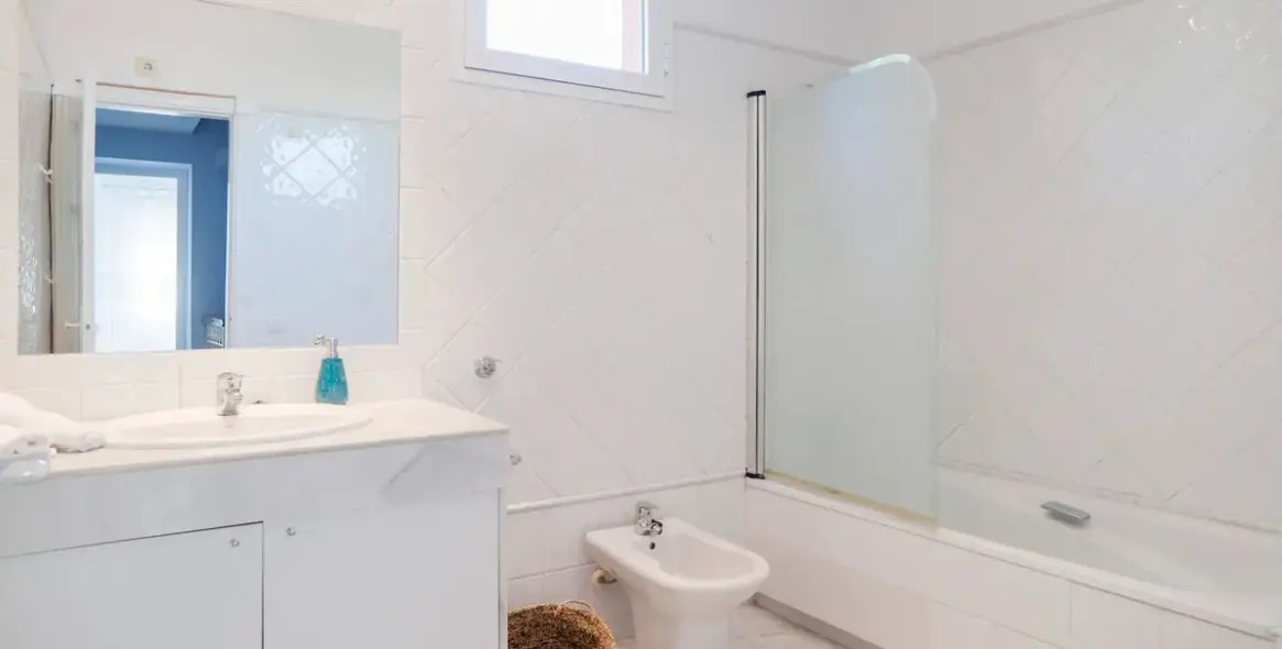 Short-term rent of middle floor apartment in Guadalmina Baja 26