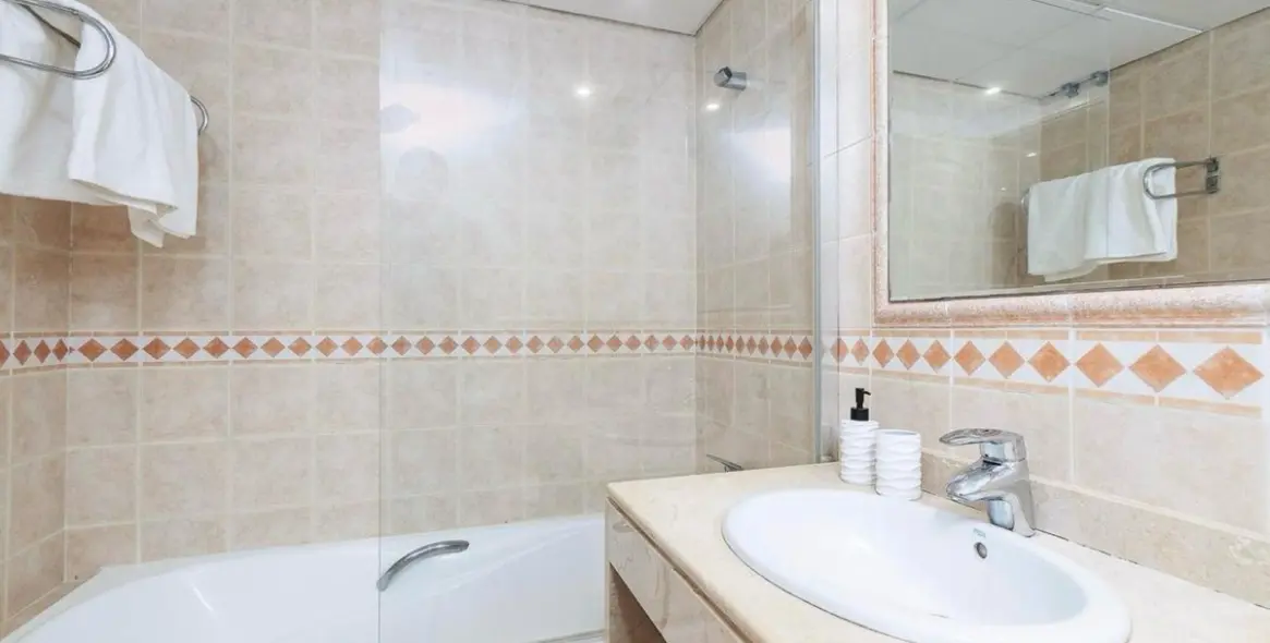 Long-term rent of ground floor apartment in Marbella 25