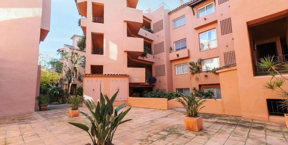Long-term rent of ground floor apartment in Marbella 28