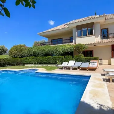 Долгосрочная аренда  отдельно стоящей виллы в Marbella