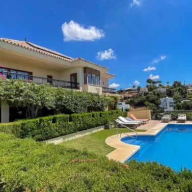 Долгосрочная аренда  отдельно стоящей виллы в Marbella