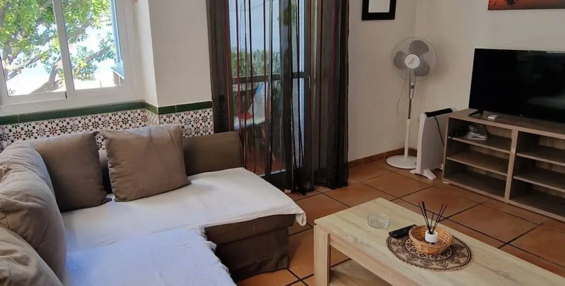 Продажа апартаментов на среднем этаже в Estepona 10