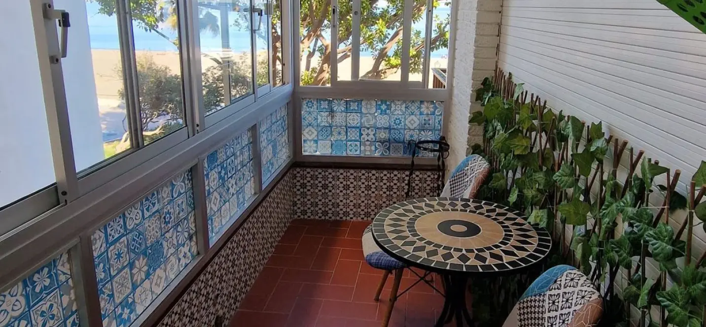 Sale of middle floor apartment in Estepona 2