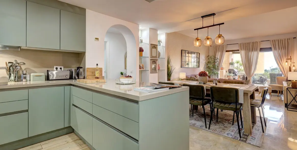 Sale of middle floor apartment in La Duquesa 2