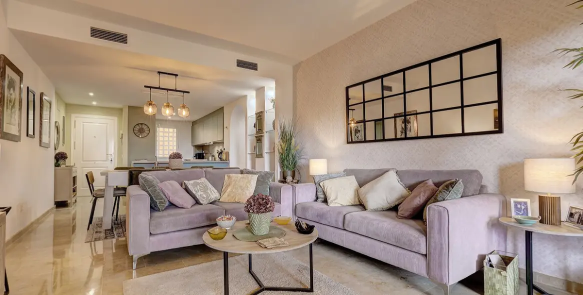 Sale of middle floor apartment in La Duquesa 3