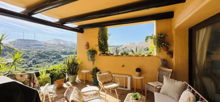 Продажа апартаментов на среднем этаже в La Duquesa 3