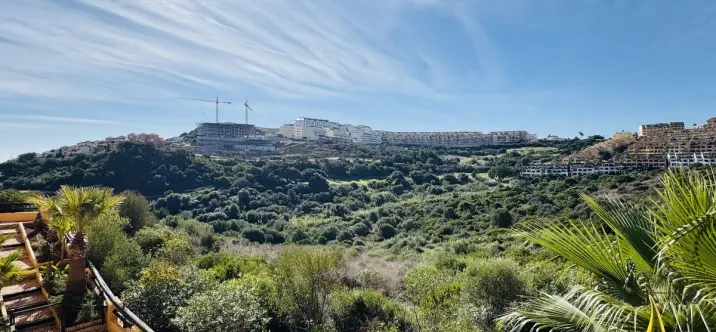 Продажа апартаментов на среднем этаже в La Duquesa 4