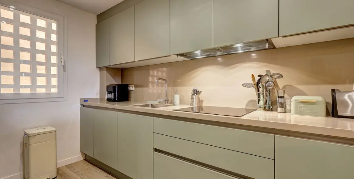 Sale of middle floor apartment in La Duquesa 12