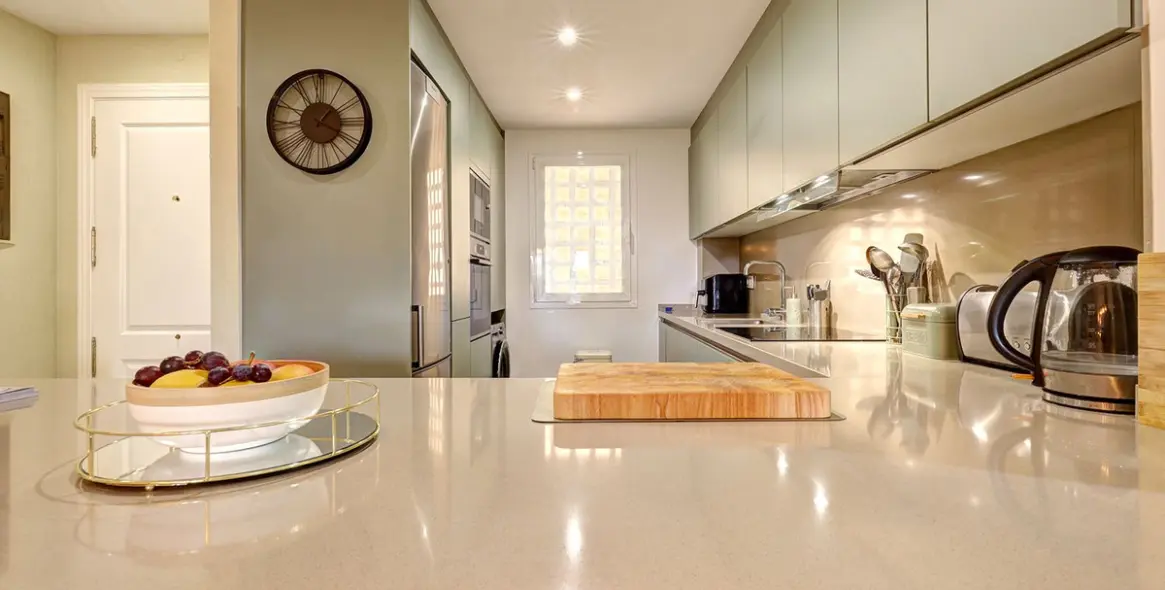 Sale of middle floor apartment in La Duquesa 17