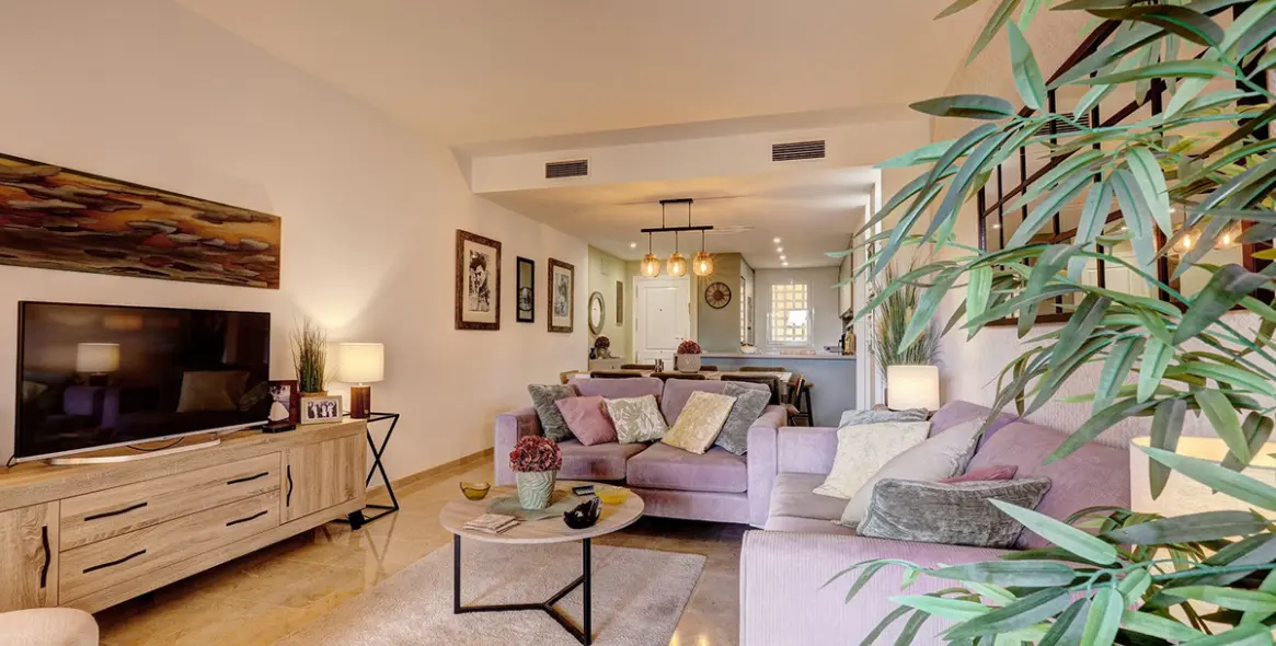 Sale of middle floor apartment in La Duquesa 22