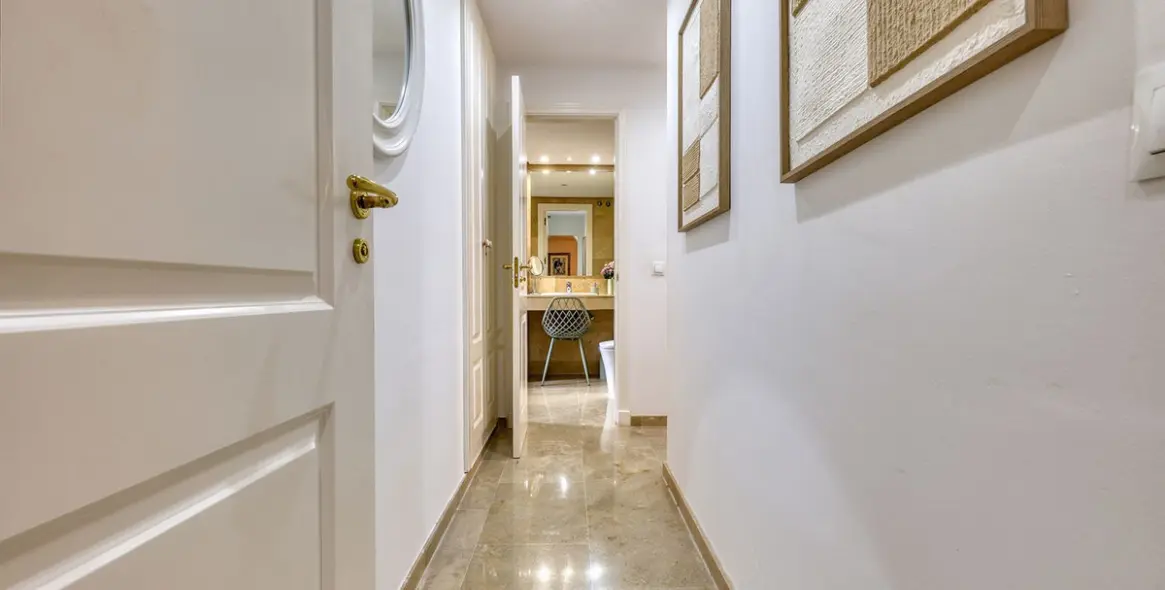 Sale of middle floor apartment in La Duquesa 24