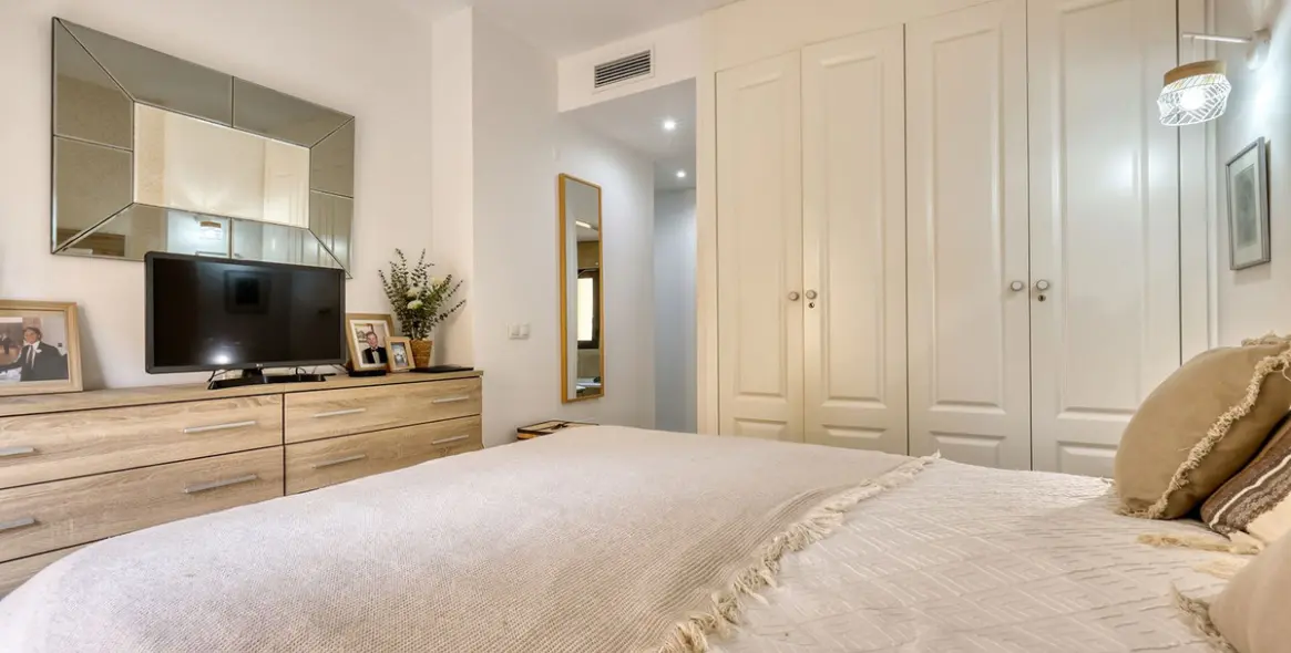 Sale of middle floor apartment in La Duquesa 29