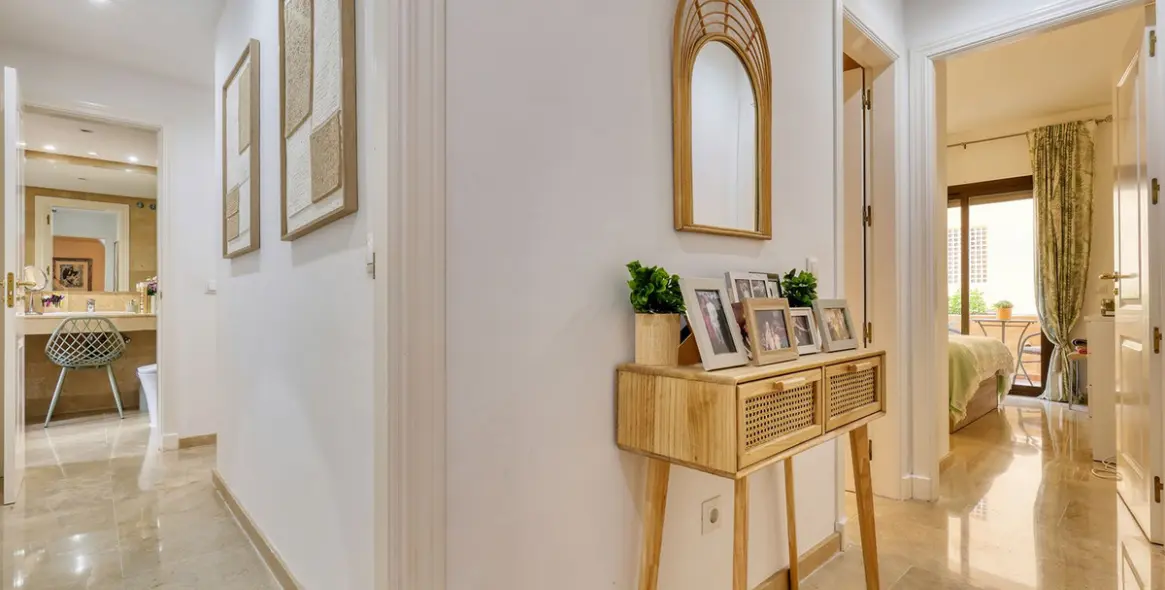 Sale of middle floor apartment in La Duquesa 34