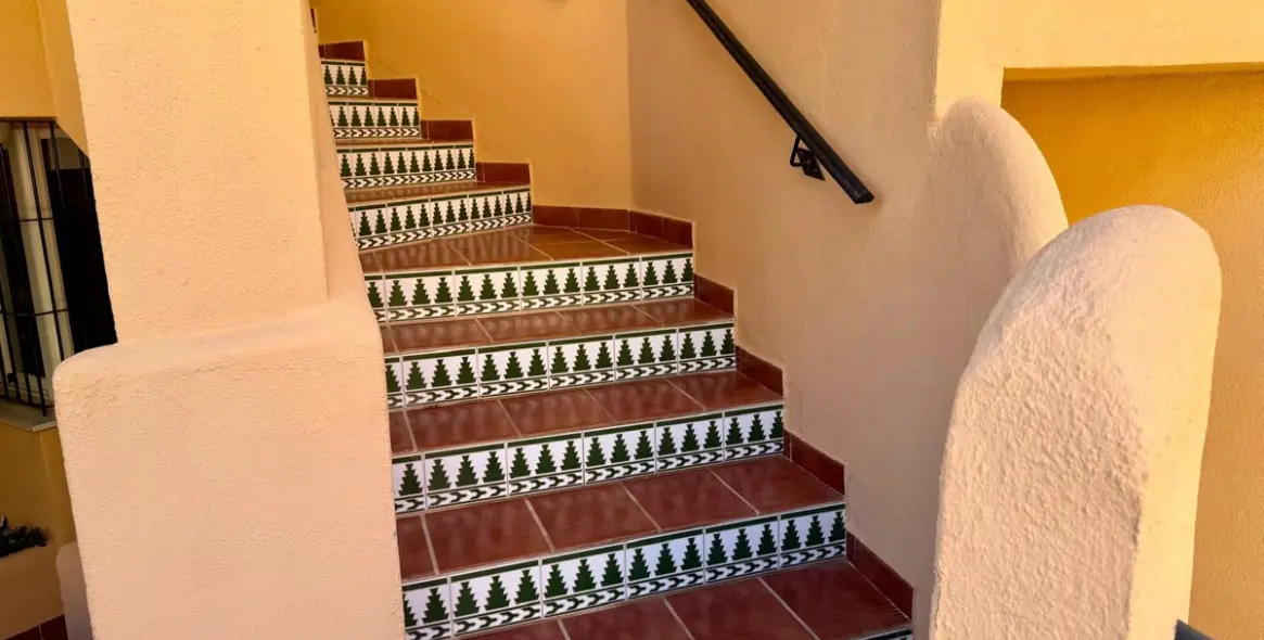 Продажа двухуровневого пентхауса в Calahonda 5