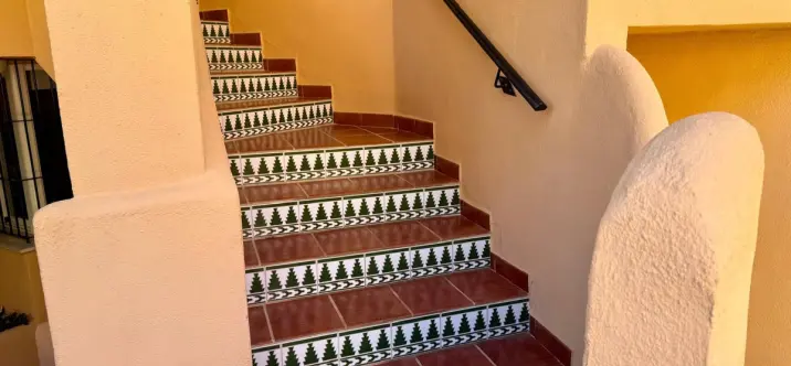 Sale of penthouse duplex in Calahonda 4