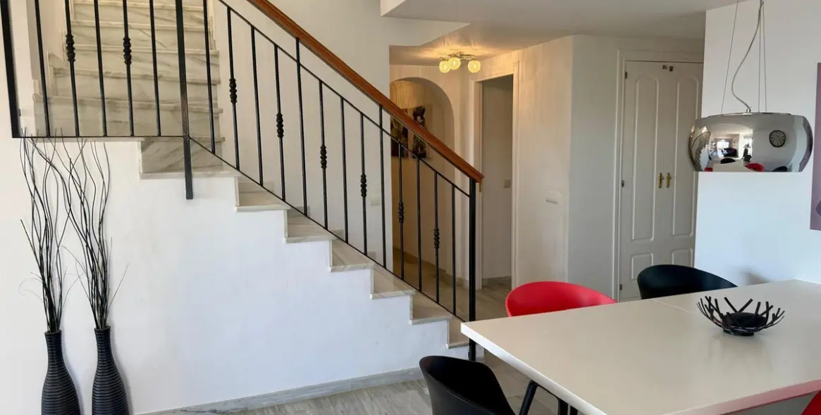 Продажа двухуровневого пентхауса в Calahonda 9