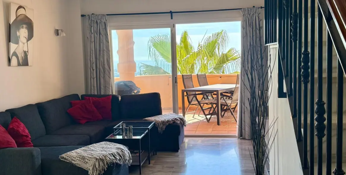 Продажа двухуровневого пентхауса в Calahonda 13