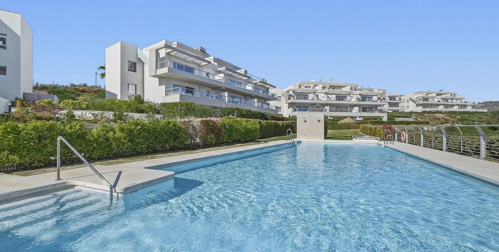 Sale of ground floor apartment in La Cala Golf 4