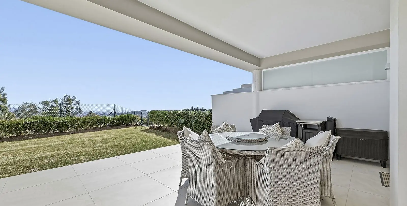 Sale of ground floor apartment in La Cala Golf 8