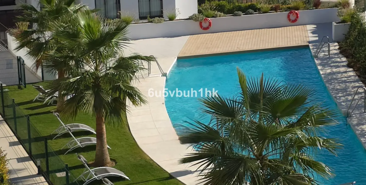 Продажа апартаментов на первом этаже в El Higueron 13