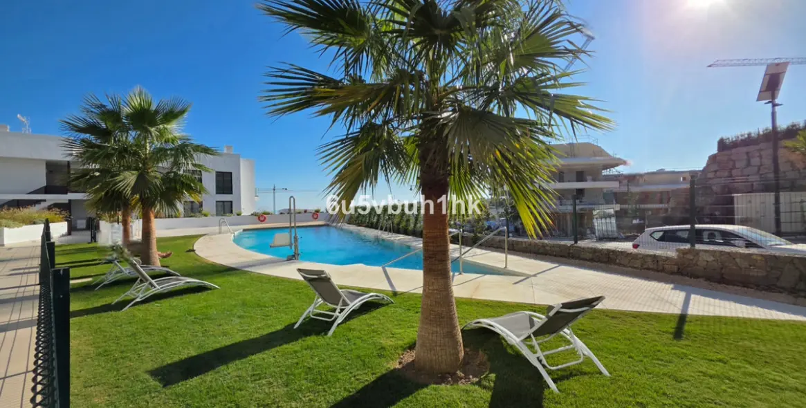 Продажа апартаментов на первом этаже в El Higueron 14