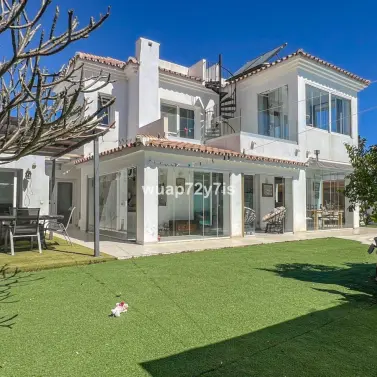 Venta de villa independiente en Costalita