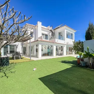 Venta de villa independiente en Costalita