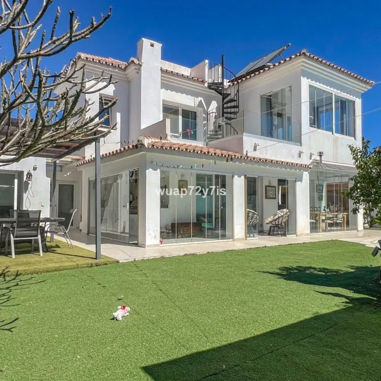 Sale of detached villa in Costalita